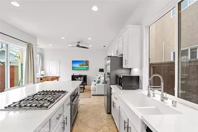513 Pecan Ave, Huntington Beach, CA 92648 - Photo 15