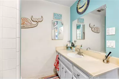 1407 Ocean Avenue, Seal Beach, CA 90740 - Photo 61