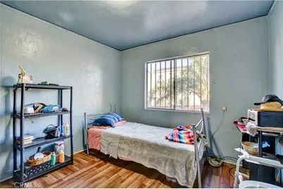 926 Spence, Los Angeles, CA 90023 - Photo 17