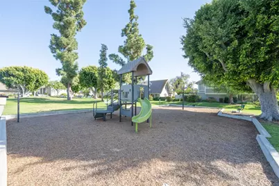 45 Oval, Irvine, CA 92604 - Photo 39
