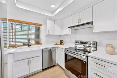 8933 Biscayne Court, Huntington Beach, CA 92646 - Photo 5