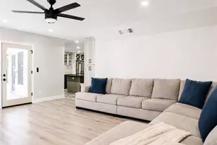 1042 Robinson Ct, Hanford, CA 93230 - Photo 9
