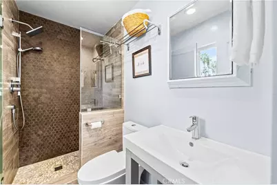 15001 Victoria, Huntington Beach, CA 92647 - Photo 39