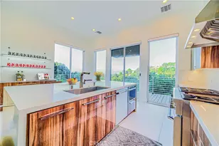 3964 Sumac Dr, Sherman Oaks, CA 91403 - Photo 23
