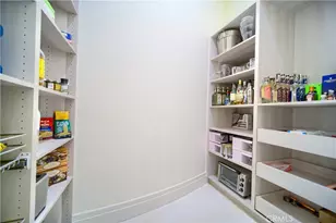 3964 Sumac Dr, Sherman Oaks, CA 91403 - Photo 25