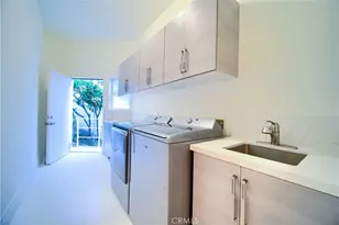 3964 Sumac Dr, Sherman Oaks, CA 91403 - Photo 41
