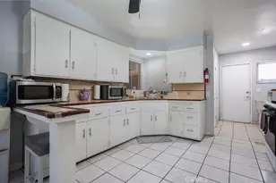 8276 Sewell, Fontana, CA 92335 - Photo 9