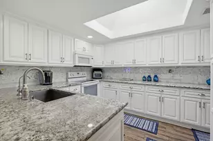 1290 M7-161L Northwood Rd, Seal Beach, CA 90740 - Photo 11