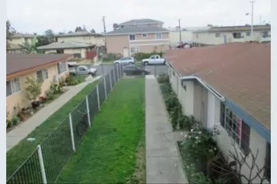 17411 Keelson, Huntington Beach, CA 92647 - Photo 3