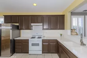 2158 W Cherrywood Circle, Anaheim, CA 92804 - Photo 5