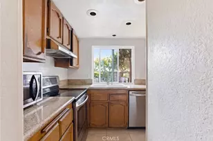 905 Hyde Ct, Costa Mesa, CA 92626 - Photo 5