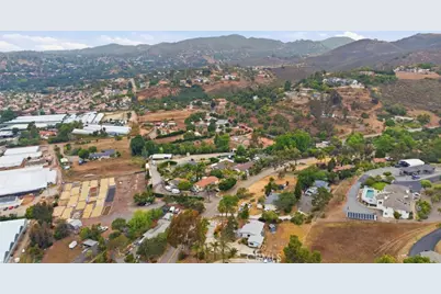 403 Estrelita, Vista, CA 92084 - Photo 35