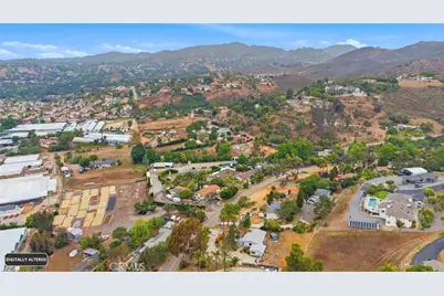 403 Estrelita, Vista, CA 92084 - Photo 27