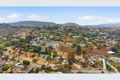 403 Estrelita, Vista, CA 92084 - Photo 31