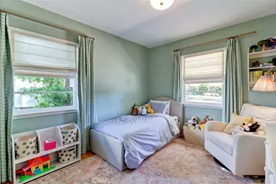 317 N Beachwood Avenue, Burbank, CA 91506 - Photo 21