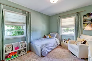 317 N Beachwood Ave, Burbank, CA 91506 - Photo 21