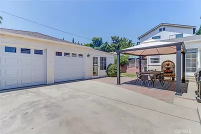 317 N Beachwood Avenue, Burbank, CA 91506 - Photo 29
