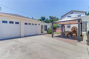 317 N Beachwood Ave, Burbank, CA 91506 - Photo 29