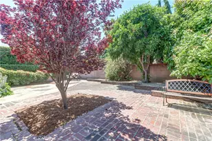 317 N Beachwood Ave, Burbank, CA 91506 - Photo 37