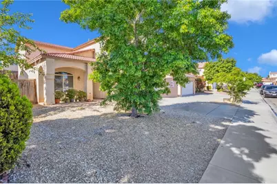 16991 Escala, Victorville, CA 92395 - Photo 3
