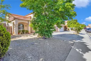 16991 Escala, Victorville, CA 92395 - Photo 3