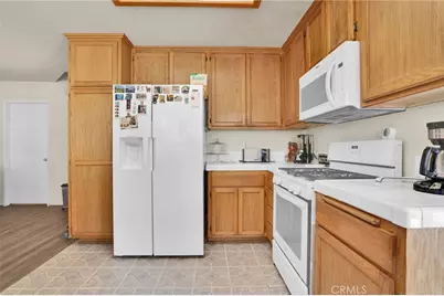 16991 Escala, Victorville, CA 92395 - Photo 17