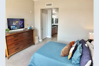 300 E 4th #215, Long Beach, CA 90802 - Photo 17