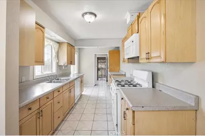 2114 Orange Avenue, Santa Ana, CA 92707 - Photo 7
