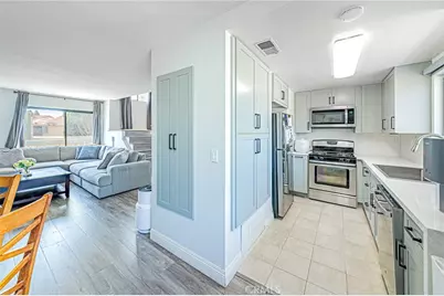 301 W Gladstone Street #13, Azusa, CA 91702 - Photo 5