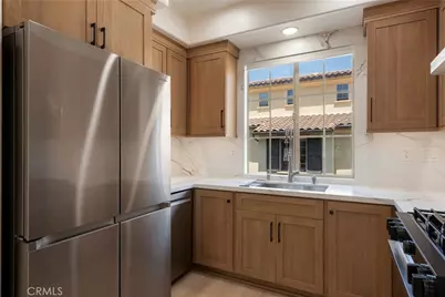 33 Silverado, Irvine, CA 92618 - Photo 5