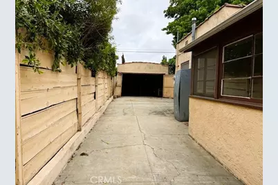 9432 S Hobart Boulevard, Los Angeles, CA 90047 - Photo 17