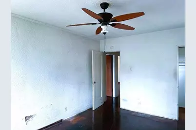 9432 S Hobart Boulevard, Los Angeles, CA 90047 - Photo 13