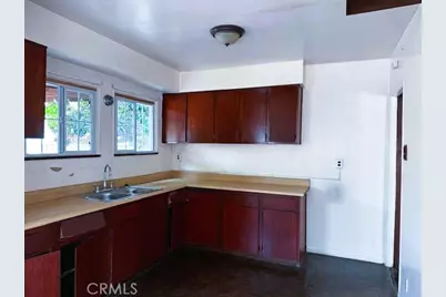 9432 S Hobart Boulevard, Los Angeles, CA 90047 - Photo 9
