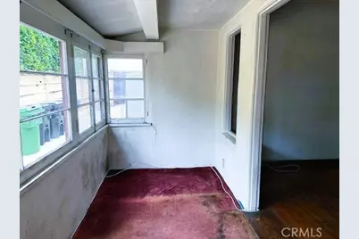 9432 S Hobart Boulevard, Los Angeles, CA 90047 - Photo 7