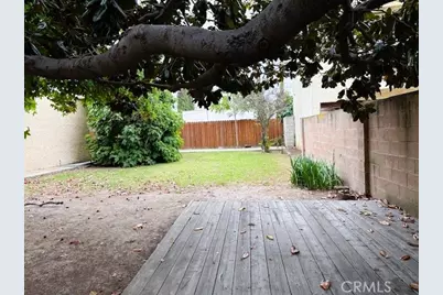 9432 S Hobart Boulevard, Los Angeles, CA 90047 - Photo 21