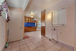 10425 Pace, Los Angeles, CA 90002 - Photo 9