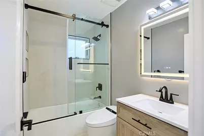 605 W 4th, Long Beach, CA 90802 - Photo 19