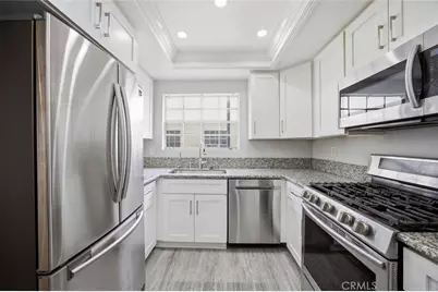 8927 Cedros Avenue #8, Panorama City, CA 91402 - Photo 7