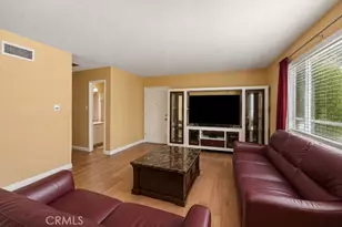 18601 Collins, Tarzana, CA 91356 - Photo 5
