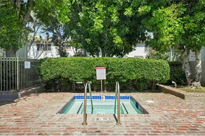 18601 Collins #D30, Tarzana, CA 91356 - Photo 11
