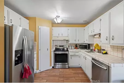 18601 Collins #D30, Tarzana, CA 91356 - Photo 7