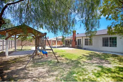 895 W Crestview, Corona, CA 92882 - Photo 15