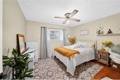 21017 Violeta Avenue, Lakewood, CA 90715 - Photo 11