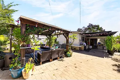 21017 Violeta Avenue, Lakewood, CA 90715 - Photo 15