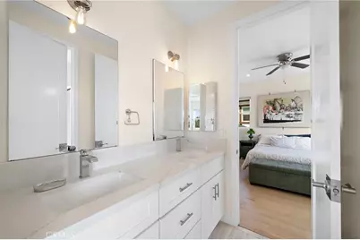 2573 Elden Avenue #D, Costa Mesa, CA 92627 - Photo 29