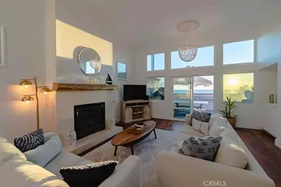 2202 W Oceanfront, Newport Beach, CA 92663 - Photo 3
