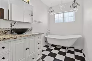 7607 8th Ave, Los Angeles, CA 90043 - Photo 17