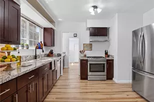 7607 8th Ave, Los Angeles, CA 90043 - Photo 9