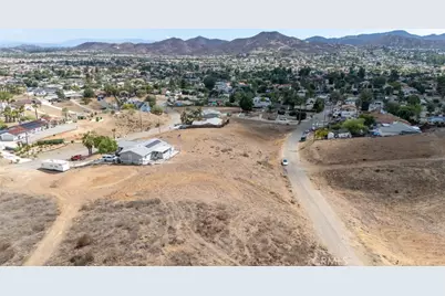 248 Manzana Drive, Menifee, CA 92587 - Photo 9