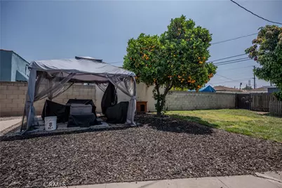 720 E 95th St, Los Angeles, CA 90002 - Photo 13